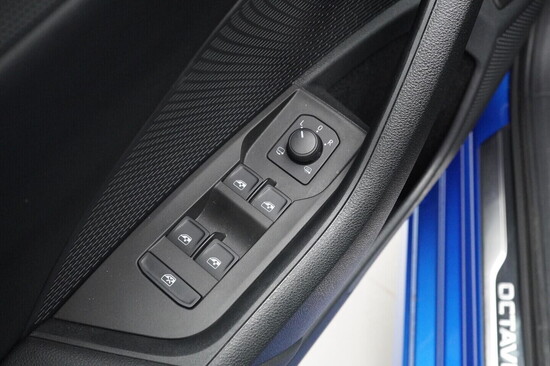 ŠKODA OCTAVIA SportLine 2.0 TDI 110 kW automat, DPH_4