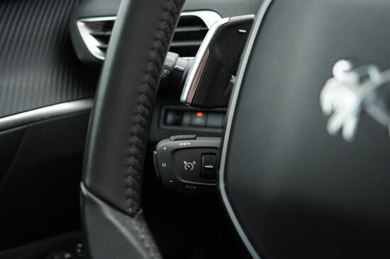 PEUGEOT 3008 Allure 1.2 PureTech 96 kW automat_4