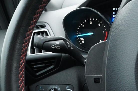 FORD KUGA ST line 2.0 110 kW manuál_5