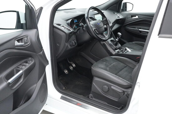 FORD KUGA ST line 2.0  110 kW manuál_4
