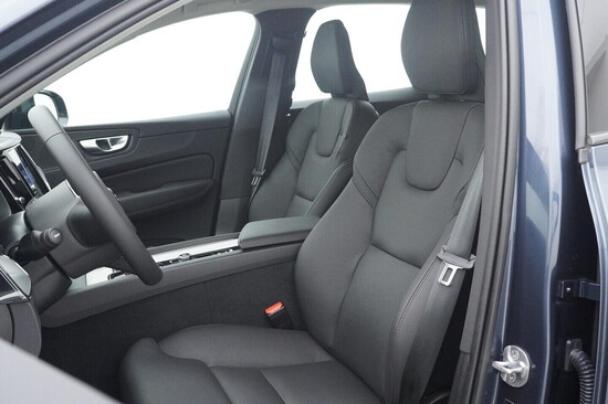 VOLVO XC60 Plus Dark 2.0 B4 145 kW automat, DPH_5