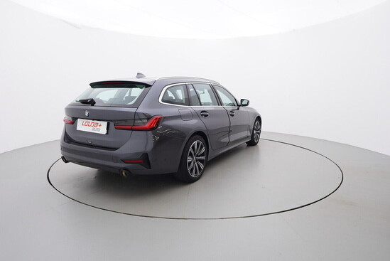 BMW 330  2.0  190 kW automat_3