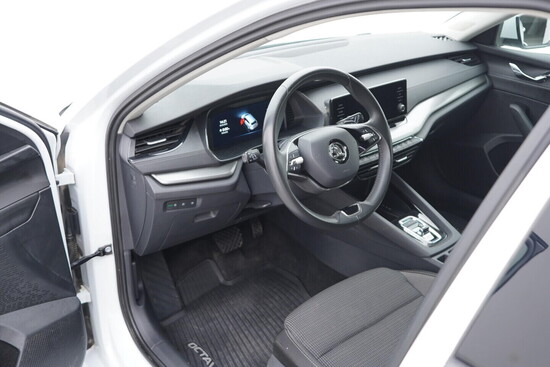 ŠKODA OCTAVIA Ambition 2.0 TDI 110 kW automat, DPH_4