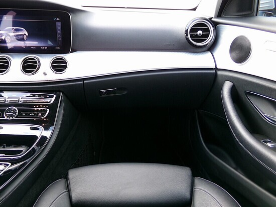MERCEDES-BENZ E220 4matic Allterrain 2.0 143 kW automat_5