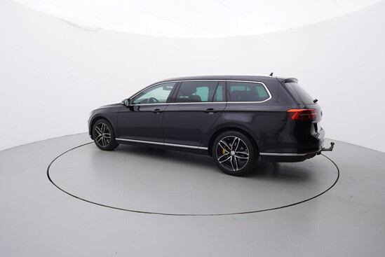 VOLKSWAGEN PASSAT VARIANT Carat 2.0 TDI 140 kW automat_2