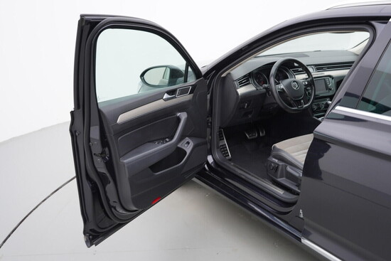 VOLKSWAGEN PASSAT VARIANT Carat 2.0 TDI 140 kW automat_4