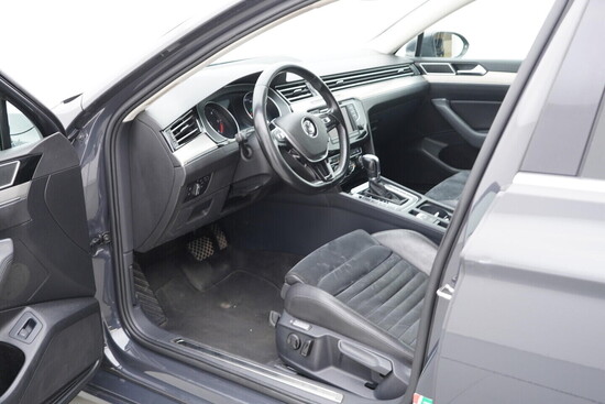 VOLKSWAGEN PASSAT Highline 2.0 TDI 140 kW automat_4