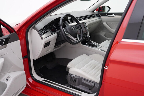 VOLKSWAGEN PASSAT VARIANT Highline 2.0 TDI 140 kW automat, DPH_4