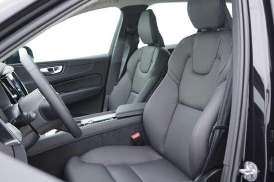 VOLVO XC60 Plus Dark 2.0 B4 145 kW automat, DPH_5