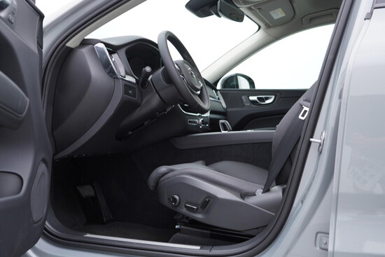 VOLVO XC60 Plus Dark 2.0 B4 145 kW automat, DPH_4