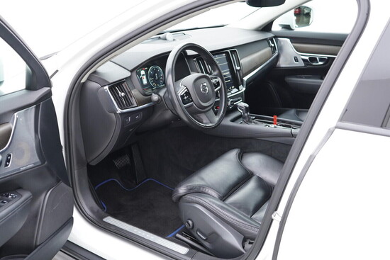 VOLVO V90 Cross Country 2.0  173 kW automat, DPH_4