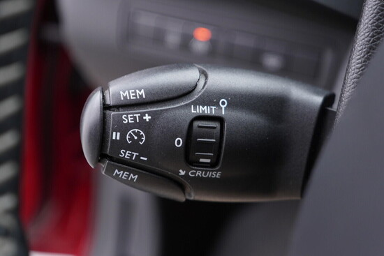 PEUGEOT 308 Allure 1.2  81 kW manuál_5