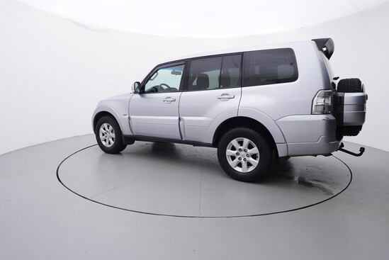 MITSUBISHI PAJERO  3.2  147 kW manuál_2