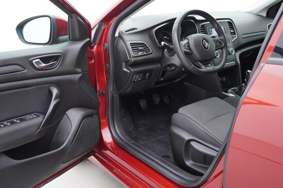 RENAULT MÉGANE  1.3  85 kW manuál_4