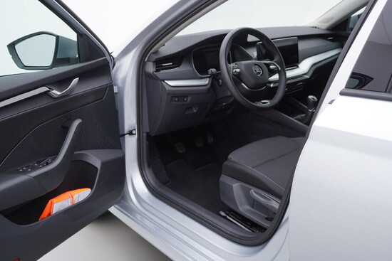 ŠKODA OCTAVIA Selection 1.5 TSI 110 kW manuál, DPH_4