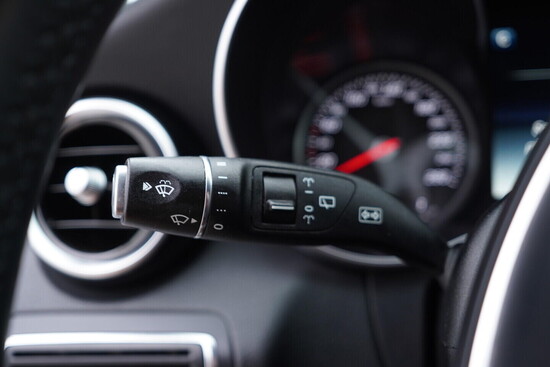 MERCEDES-BENZ TŘÍDY C C200 Avantgarde 1.6 CDi 100 kW automat_5