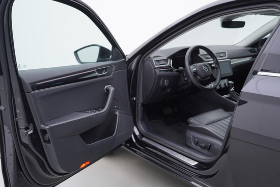 ŠKODA SUPERB L&K 1.4 TSI 160 kW automat, DPH_4