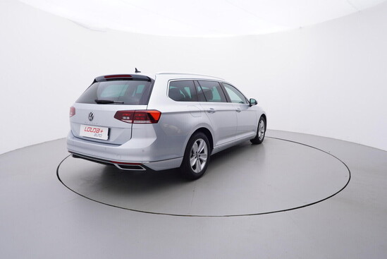 VOLKSWAGEN PASSAT VARIANT Elegance 2.0 TDI 110 kW automat, DPH_3