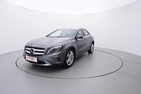 MERCEDES-BENZ GLA Urban 2.0  155 kW automat_1
