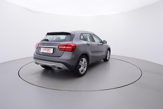 MERCEDES-BENZ GLA Urban 2.0  155 kW automat_3
