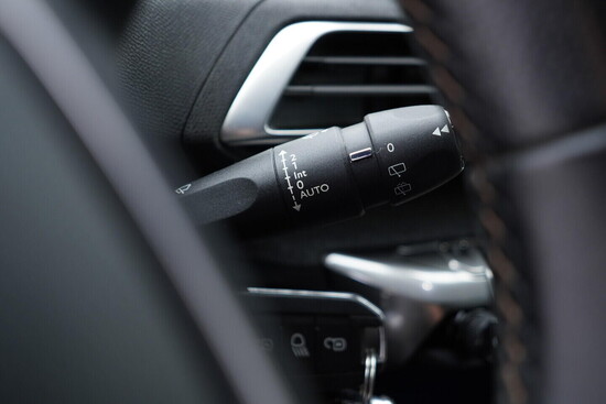 PEUGEOT 3008 ALLURE 2.0 HDi 110 kW manuál_5