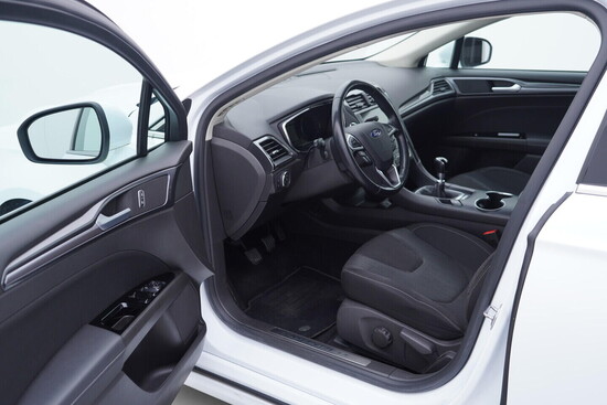 FORD MONDEO Titanium 2.0  110 kW manuál_4