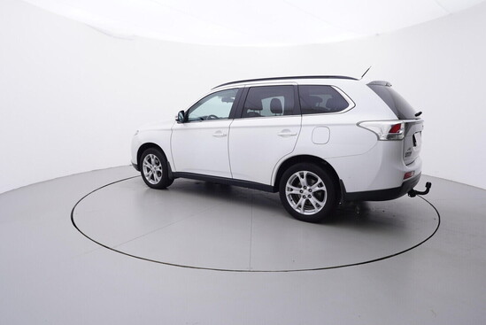MITSUBISHI OUTLANDER 2.3 110 kW manuál_2