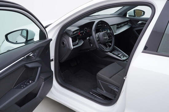 AUDI A3 SPORTBACK  1.5 TSI 110 kW automat_4