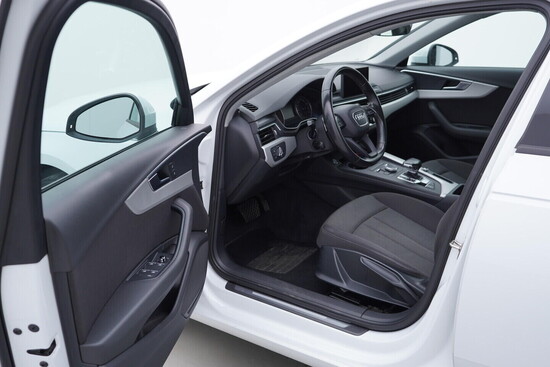 AUDI A4 AVANT Ultra 2.0 TDI 110 kW automat_4