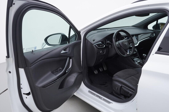 OPEL ASTRA Ultimate 1.2 LIH 107 kW manuál, DPH_4