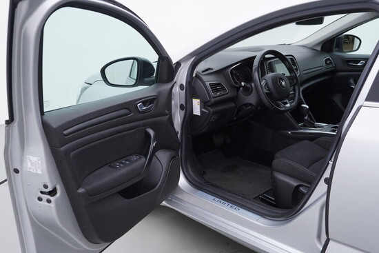 RENAULT MÉGANE Limited 1.3  103 kW automat, DPH_4