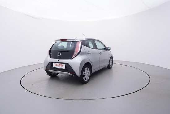 TOYOTA AYGO X-Play Team D 1.0  51 kW manuál_3