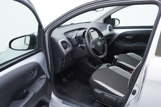 TOYOTA AYGO X-Play Team D 1.0  51 kW manuál_4