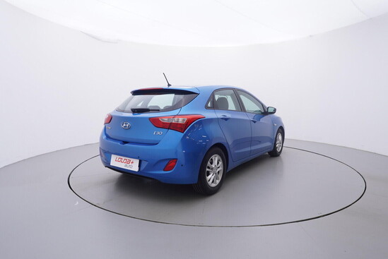HYUNDAI I30 1.6 CRDi 81 kW manuál_3