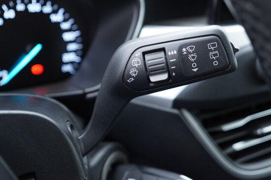 FORD FOCUS Cool&Connect 1.5  88 kW manuál_5