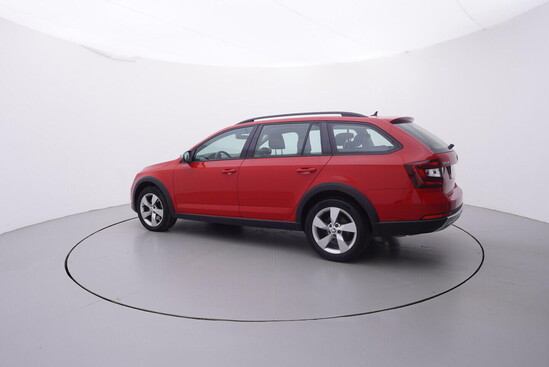 ŠKODA OCTAVIA Scout 2.0 TSI 140 kW automat, DPH_2
