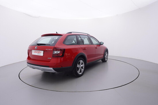 ŠKODA OCTAVIA Scout 2.0 TSI 140 kW automat, DPH_3