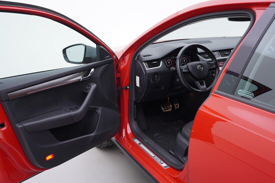 ŠKODA OCTAVIA Scout 2.0 TSI 140 kW automat, DPH_4