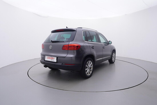 VOLKSWAGEN TIGUAN Highline 2.0 TDI 130 kW automat_3
