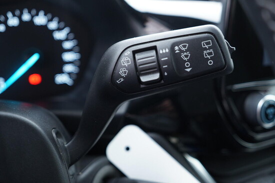 FORD FIESTA Cool&Connect 1.1  63 kW manuál_5
