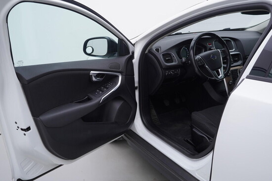 VOLVO V40 Cross Country Business 2.0  88 kW manuál_4