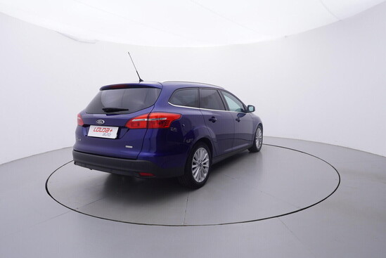 FORD FOCUS Titanium 1.0  92 kW manuál_3