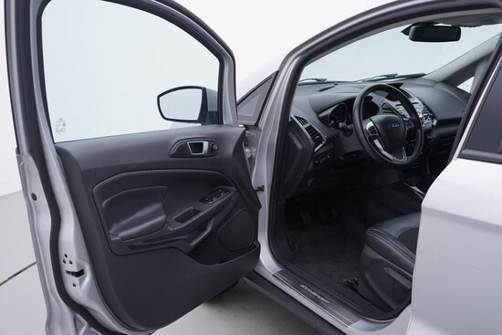 FORD ECOSPORT Titanium 1.0  92 kW manuál_4