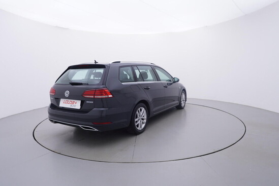 VOLKSWAGEN GOLF Highline 1.5 TSI 96 kW automat_3