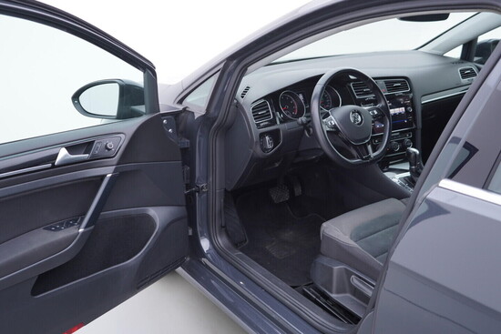 VOLKSWAGEN GOLF Highline 1.5 TSI 96 kW automat_4