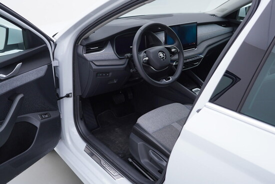ŠKODA OCTAVIA Selection 2.0 TDI 110 kW automat, DPH_4