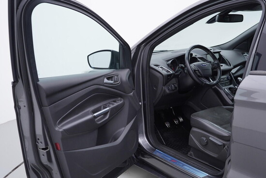 FORD KUGA St line 2.0 TDCi 132 kW manuál_4