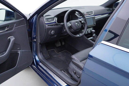 ŠKODA SUPERB L&K 2.0 TDI 147 kW automat, DPH_4