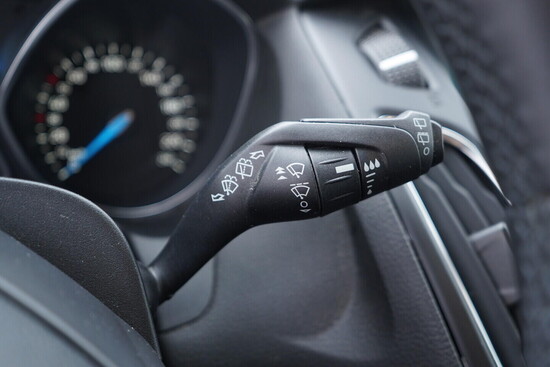 FORD FOCUS Cool&Connect 1.0  92 kW manuál_5