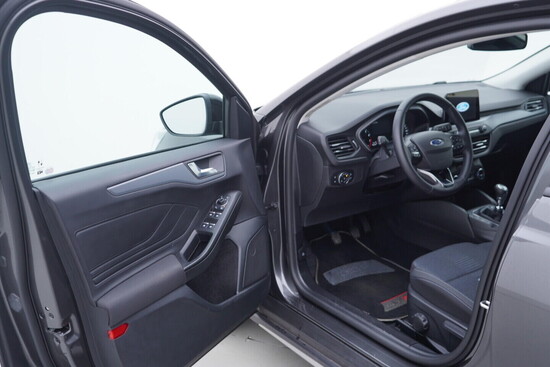 FORD FOCUS Active Titamium 1.0  92 kW manuál_4